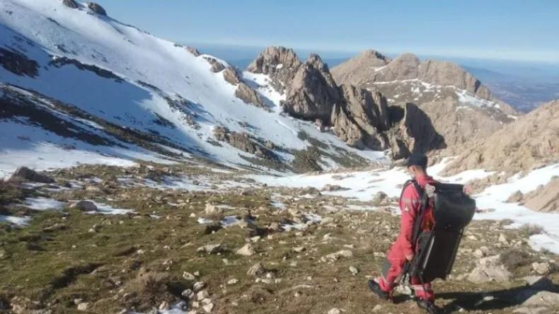 البويرة: العثور على الشخصين العالقين بصخور قمة لالة خديجة 