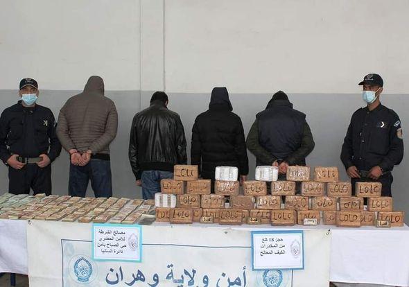 وهران: الاطاحة بشبكة للمتاجرة بالمخدرات وحجز 18 كلغ كيف معالج