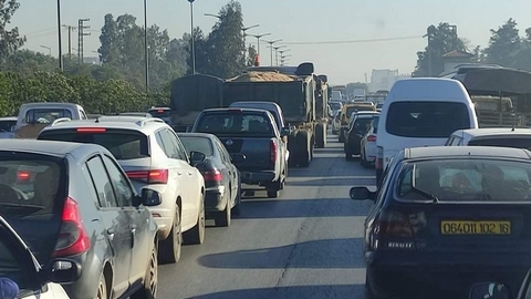 الوزير الأول يتحرك لحل أزمة الاختناق المروري بالمدينة الجديدة بوعينان