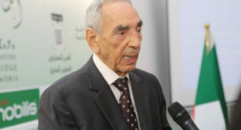 وصفها بالأرستقراطية الدعائية.. عبد المالك مرتاض يفتح النار على الجوائز الثقافية