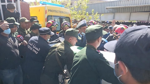 برج بوعريريج تتوشح بوشاح السواد حدادا على شهداء الانفجار المهول