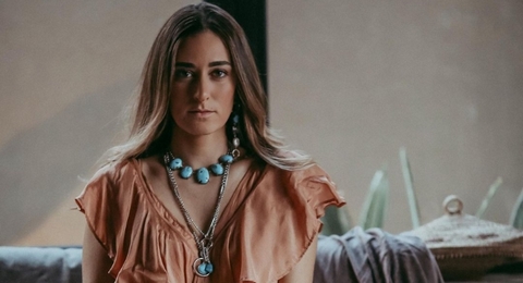 أمينة خليل: قلة ثقة الرجل في نفسه تجعله يسيطر على المرأة