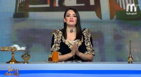 بشرى عقبي تخوض تجربة تنشيط برنامج “التولك شو” في “شباح القعدة”
