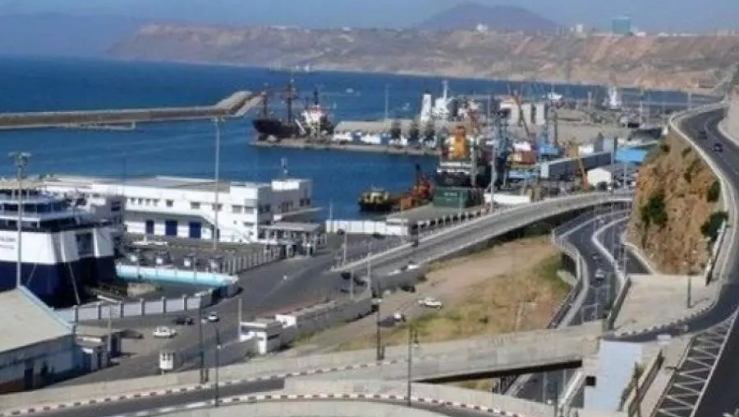 وهران: استلام 8 كلم من الطريق المزدوج الرابط بين الميناء والطريق السيار في جوان