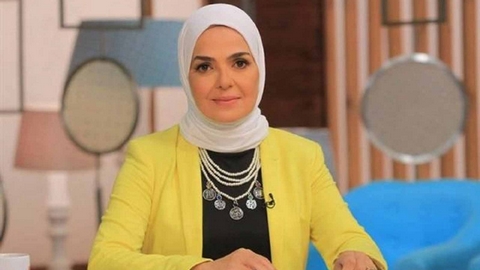 منى عبد الغني تكشف سبب ارتدائها الحجاب