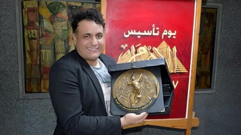 بعد شكوى رحيم.. يوتيوب يحذف أغنية إعلان “بنك القاهرة” للشاب خالد ومحمد منير