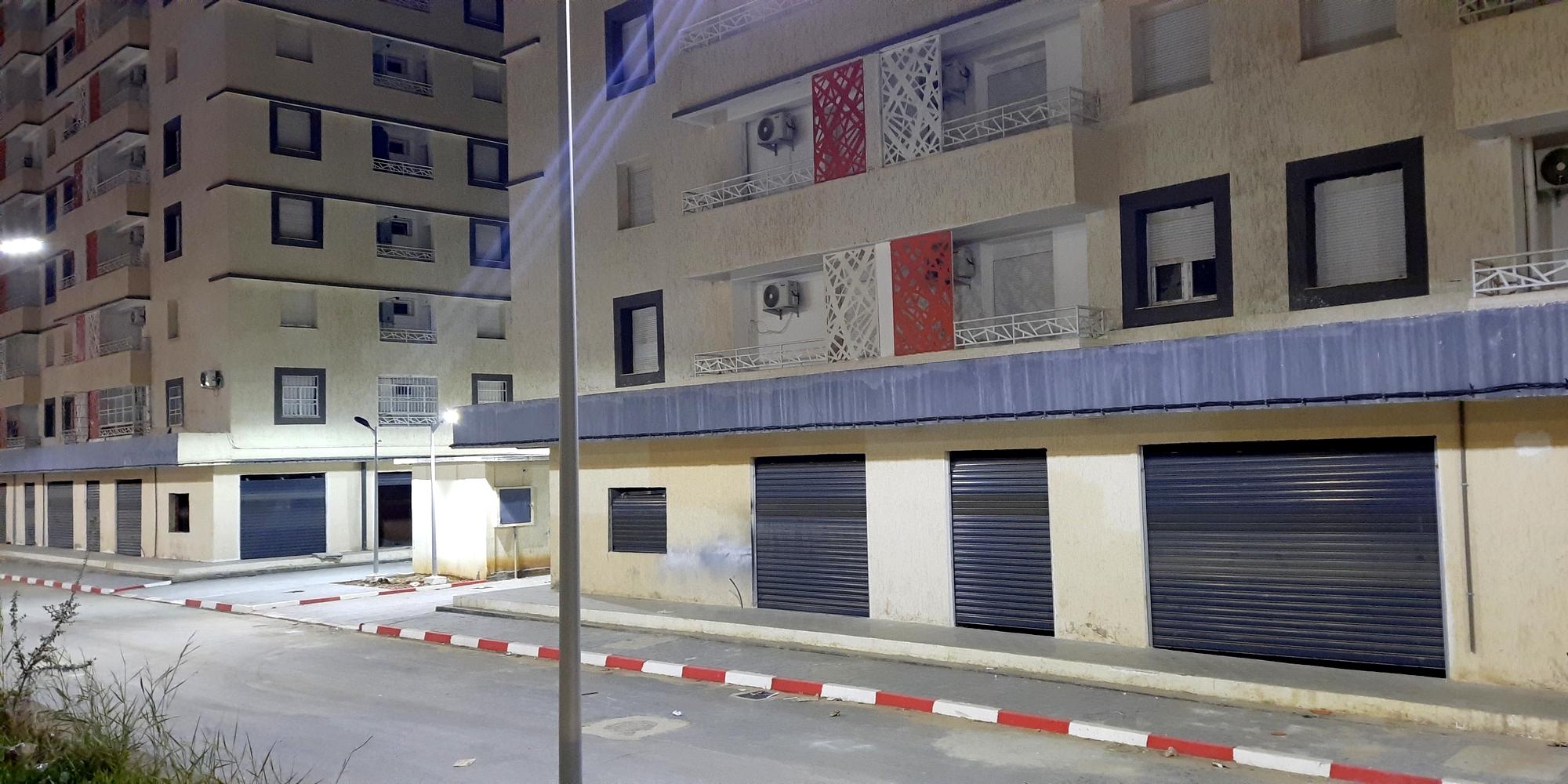 184 محلا تجاريا معروضا للبيع بالمزاد العلني في سيدي عبد الله 