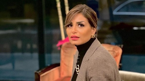 منة فضالي تعطي ظهرها للجميع: لست مجبرة على تبرير تصرفاتي..