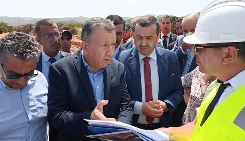 حسني وعرقاب يتفقدان مشروع إنجاز محطة تحلية مياه البحر “الرأس الأبيض” بوهران