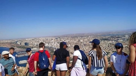 وهران.. وجهة سياحية على مدار العام