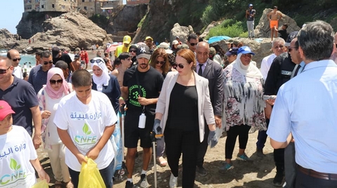 وزيرة البيئة شاركت في أشغال التنظيف.. نشاط تحسيسي توعوي لفائدة المصطافين للحفاظ على البيئة البحرية