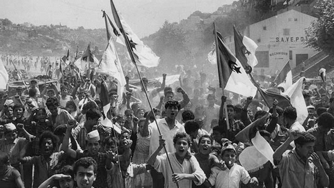 مؤرخون يقرون بالإجماع.. فرنسا كانت تسعى لاستبدال شعب بشعب آخر في الجزائر