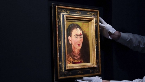 تضمّن العديد من الملصقات حول أهم أعمالها.. فريدا كاهلو في معرض جزائري