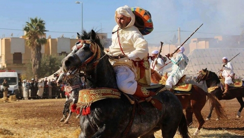 مهرجان الفانتازيا ينطلق اليوم الأحد.. تيارت تحتضن ألف فارس احتفاء بستينية الاستقلال