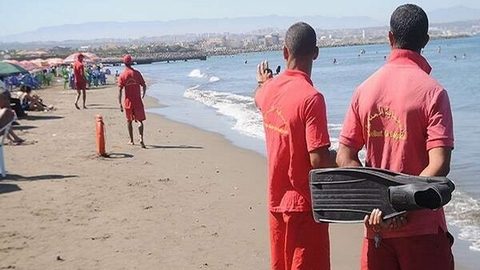 وهران: تجنيد أزيد من 500 عنصر حماية مدنية لموسم الاصطياف