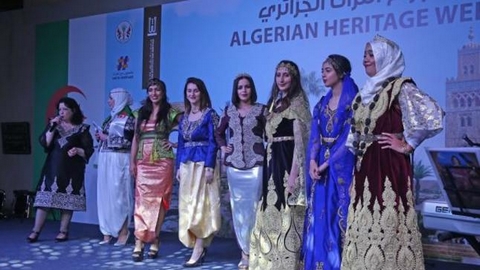 في “طبعة استثنائية”.. وهران على وقع الموضة والأزياء التقليدية الجزائرية