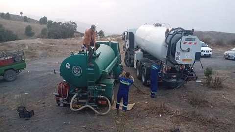 الجزائرية للمياه في الصفوف الأولى لإخماد الحرائق التي مست ولايات الوطن