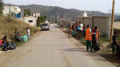 سكان قرية “أزعمام” بعمال يتخبطون في مشاكل عديدة 