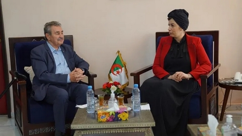 الفنان القدير آكلي يحياتن في ضيافة الوزيرة مولوجي