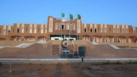 “الفلسفة والثقافة في الفضاء الصحراوي”.. محور نقاش أكاديميين بإليزي