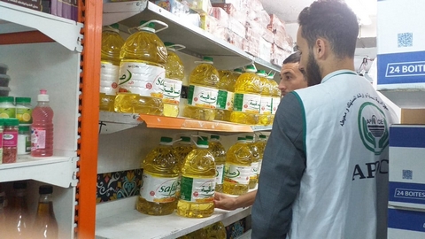 حملة تحسيسية لتوعية التجار بضرورة فوترة المواد المسقفة أسعارها