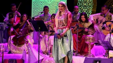 بمناسبة ذكرى المولد النبوي الشريف.. الفنانة حسنة هيني تحيي سهرة أندلسية بالجزائر العاصمة
