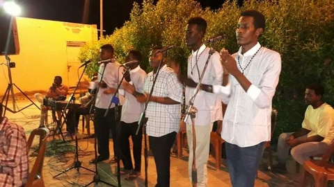 بمناسبة المولد النبوي الشريف.. منشدون يحتفلون بمدح الرسول صلى الله عليه وسلم