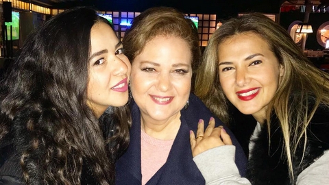 دلال عبد العزيز أوصت دنيا وإيمي برعاية الفنانة الكبيرة لبنى عبد العزيز