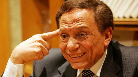 رامي إمام: والدي في حالة صحيّة جيّدة ويعيش سعيداً بين أبنائه وأحفاده