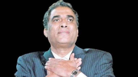 احتدام الصراع بين أسرة أحمد زكي والكاتب محمد توفيق