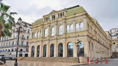 المسرح الوطني الجزائري يقترح برنامجا ثريا ومتنوعا.. الفن الرابع يحتفل بستينية الاستقلال