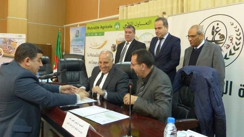 توقيع اتفاقية بين الصندوق الوطني للتعاون الفلاحي وشركة تسويق المعدات والآلات الفلاحية
