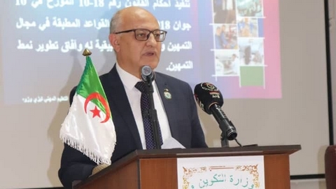 مرابي يشرف على افتتاح يوم دراسي حول التمهين والنصوص التطبيقية