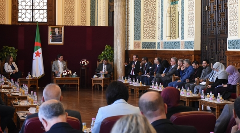 ترسيم لقاءات دورية بين والي العاصمة ونواب البرلمان خدمة للمواطنين