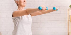 أفضل التمارين للنساء لكي يظهرن أصغر سناً