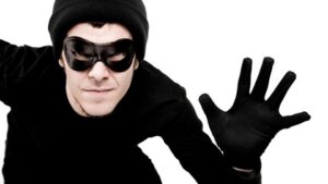 قبضوا عليه فابتلع مسروقاته