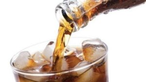صحتنا في غذائنا.. مشروبات الصودا وعلاقتها بقلة النوم