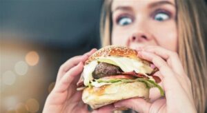 لعشاق الوجبات الدسمة.. 4 نصائح ضرورية بعد تناولها