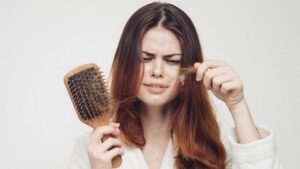جمال وأناقة ..نصائح للتخلص من تساقط الشعر نهائيًا