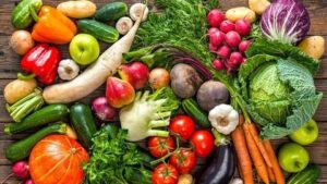 صحتنا في غذائنا.. الخضار والفاكهة لتمتع الرجال بقدرات إدراكية لمدة أطول