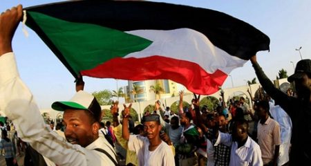 التوقيع على اتفاق إطاري لإنهاء الأزمة في السودان