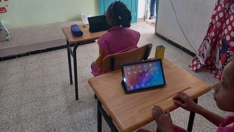 البويرة.. استفادة 45 مدرسة من ألواح الكترونية