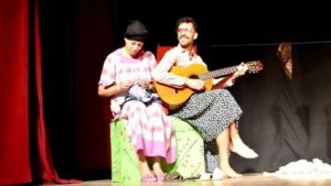 مهرجان المسرح الفكاهي يعود هذا الأحد.. ستة أعمال تتنافس على “جائزة العنقود الذهبي”