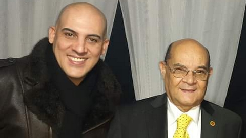 فنان مغربي يسطو على أغنية “مبروك علينا” للراحل رابح درياسة وينسبها لنفسه