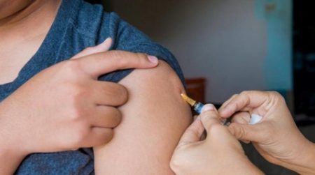 جدل حول تطعيم “الالتهاب السحائي”