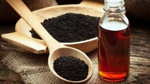صحتنا في غذائنا.. فوائد علاجية لزيت الحبة السوداء
