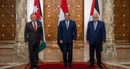 قمة ثلاثية في القاهرة تجمع قادة مصر والأردن وفلسطين