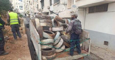 عملية خاصة لرفع العجلات المطاطية ببئر توتة