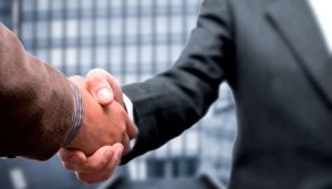 سؤال وجواب.. كيف تتعامل مع الناس ؟