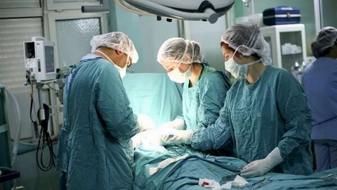إجراء أزيد من 900 فحص طبي متخصص و22 عملية جراحية بالبيض